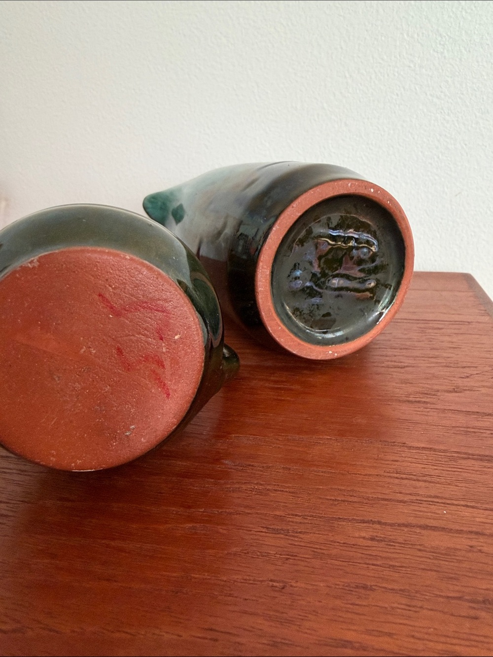 Set of Blue Mountain Pottery Mini Jugs - Picture 4 of 5
